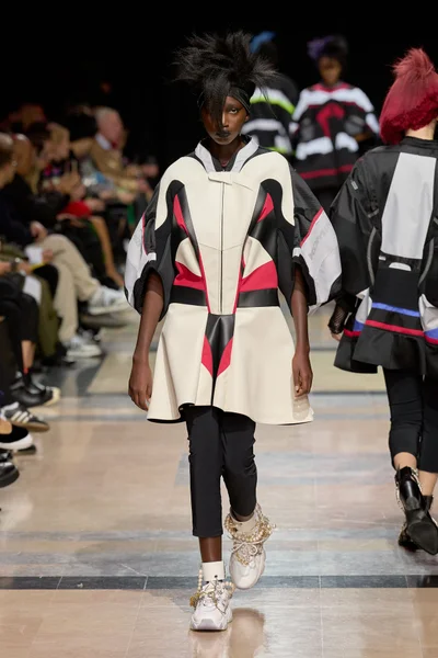 Look 43
